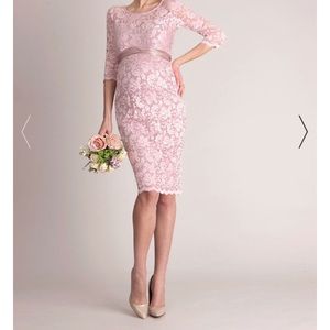 Seraphine maternity. Great condition. I lost the ribbon that ties at the waist.